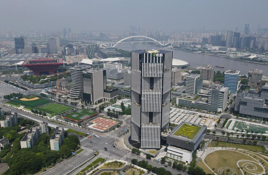 特稿｜习近平: 世界和平与发展的坚定支持者、维护者、推动者