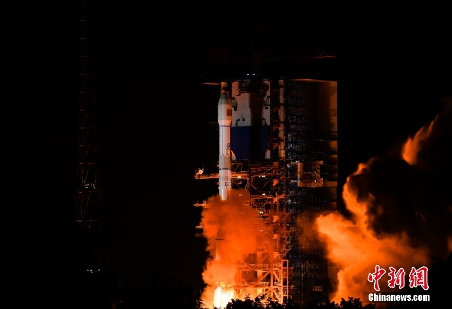 中国成功发射通信技术试验卫星十九号