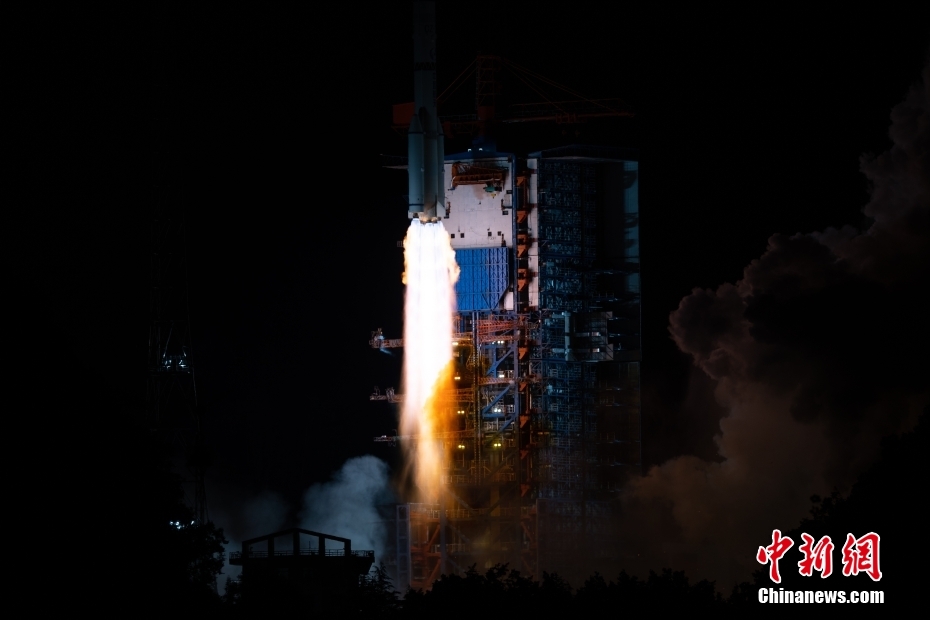 中国成功发射通信技术试验卫星十九号