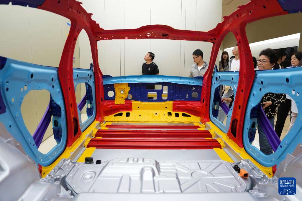 活力中国调研行丨76秒,下线一辆车!——在小米汽车工厂感悟分秒间的创新力 活力中国调研行丨76秒,下线一辆车!——在小米汽车工厂感悟分秒间的创新力