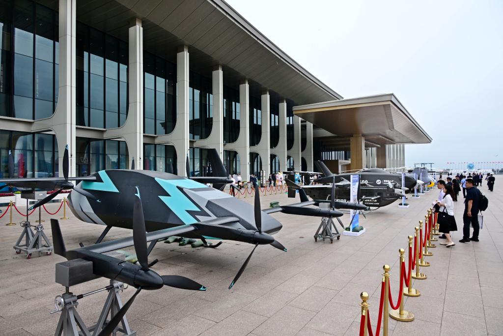 第六届跨国公司领导人青岛峰会开幕