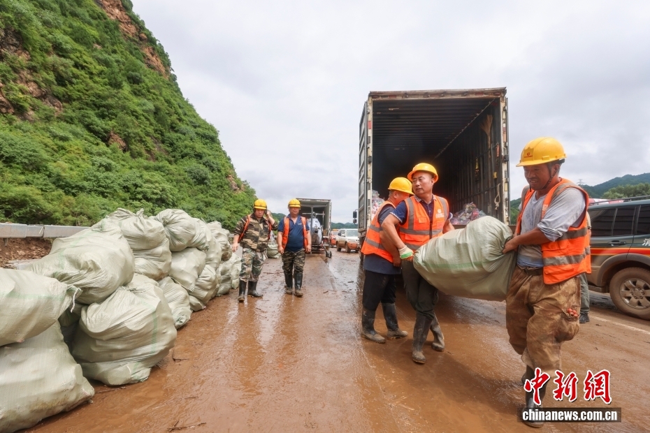 北京怀柔：抢险进行时