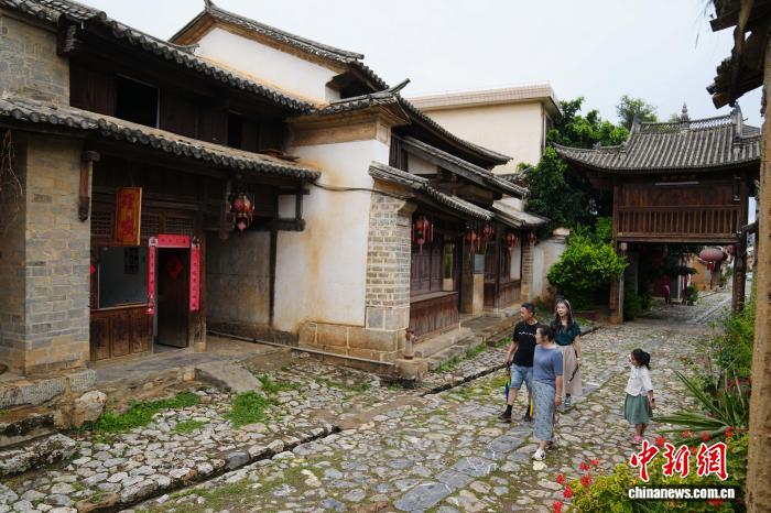 走进云南驿：探寻茶马古道与抗战记忆的交汇