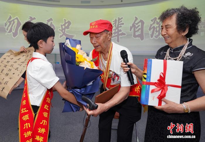 “勿忘历史 吾辈自强”纪念抗战胜利80周年主题活动在蓉举行