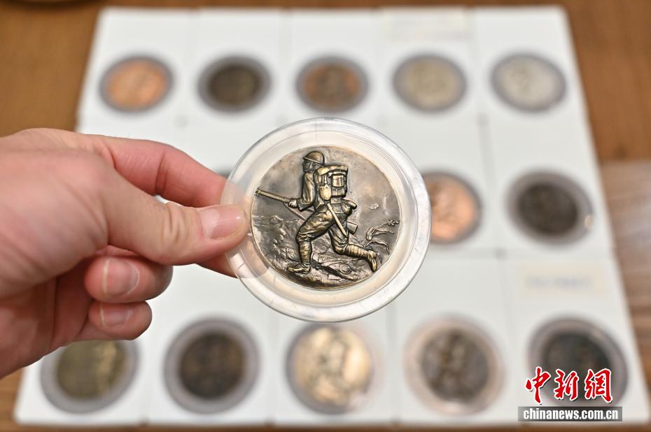 太原收藏家收集日军“七七事变”纪念币 揭日本军国主义罪恶铁证