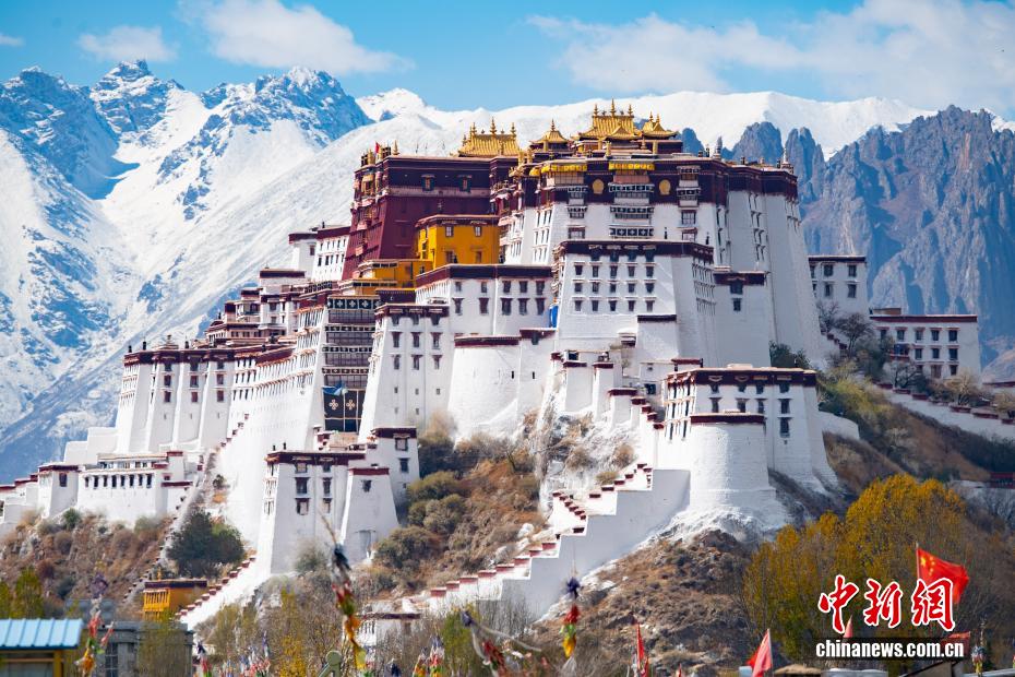 西藏布达拉宫的四季:时光中的文化瑰宝 西藏布达拉宫的四季:时光中的文化瑰宝