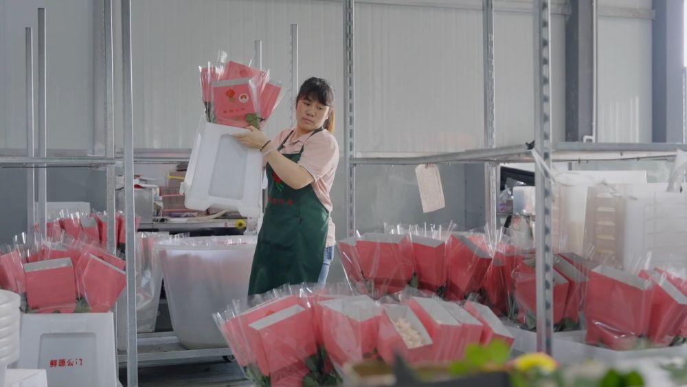 美丽遇甜蜜 消费“别样红”——云南鲜切花七夕节前市场一线观察