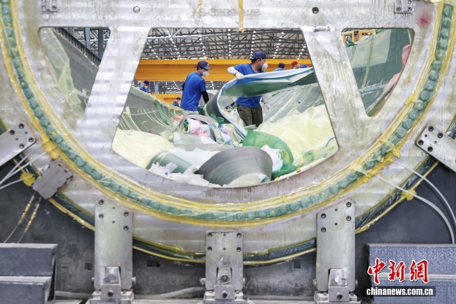 【新疆七十载】探访吐鲁番新能源装备制造企业