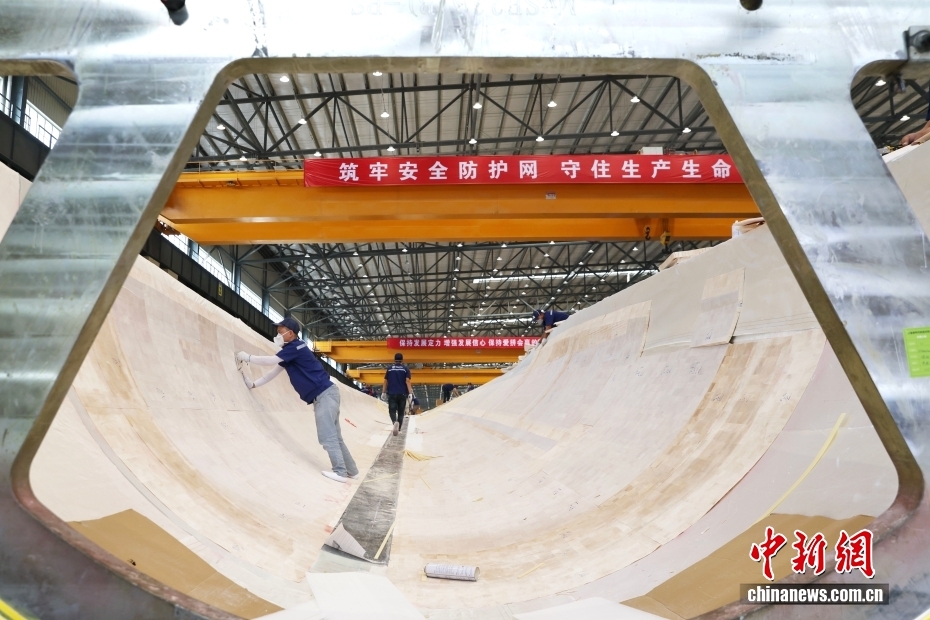 【新疆七十载】探访吐鲁番新能源装备制造企业