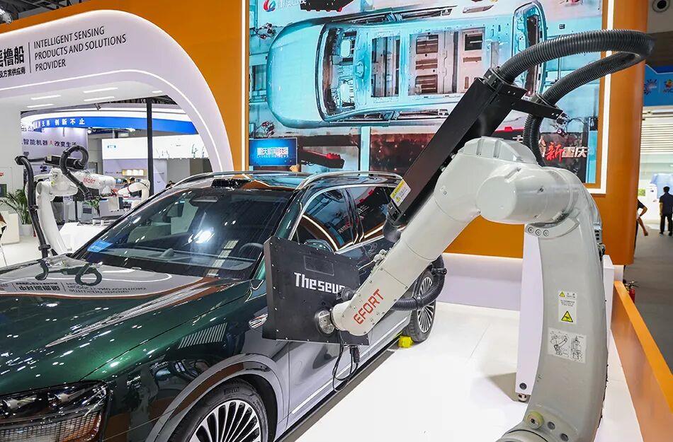 时政微观察丨推动全球开放合作的中国担当