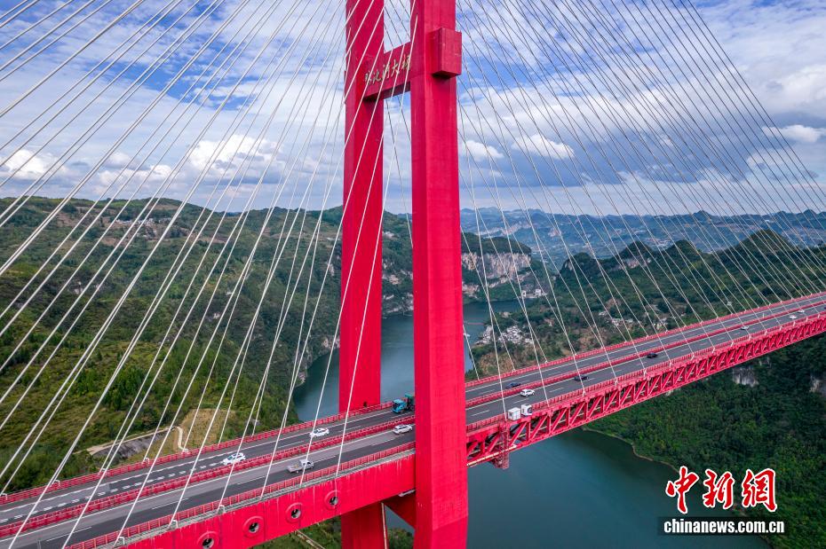 贵州鸭池河大桥壮美如画 贵州鸭池河大桥壮美如画