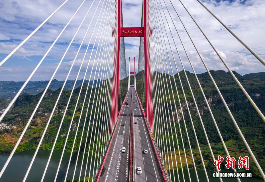 贵州鸭池河大桥壮美如画 贵州鸭池河大桥壮美如画