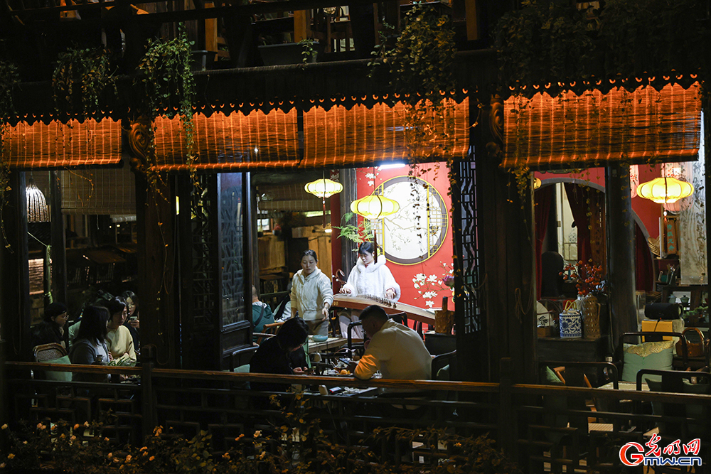 【乌镇视窗】乌镇峰会启幕在即,乌镇夜景点亮数字星河 【乌镇视窗】乌镇峰会启幕在即,乌镇夜景点亮数字星河