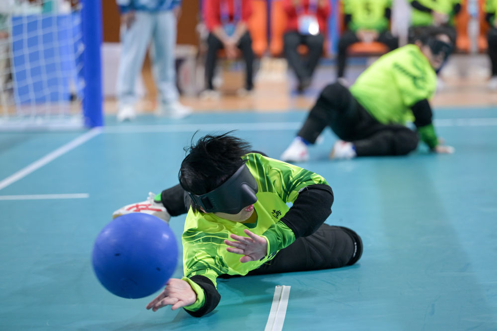 体育时评：不屈之光照亮逐梦之路