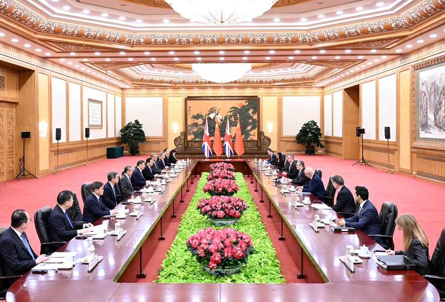 习近平会见英国首相斯塔默 习近平会见英国首相斯塔默