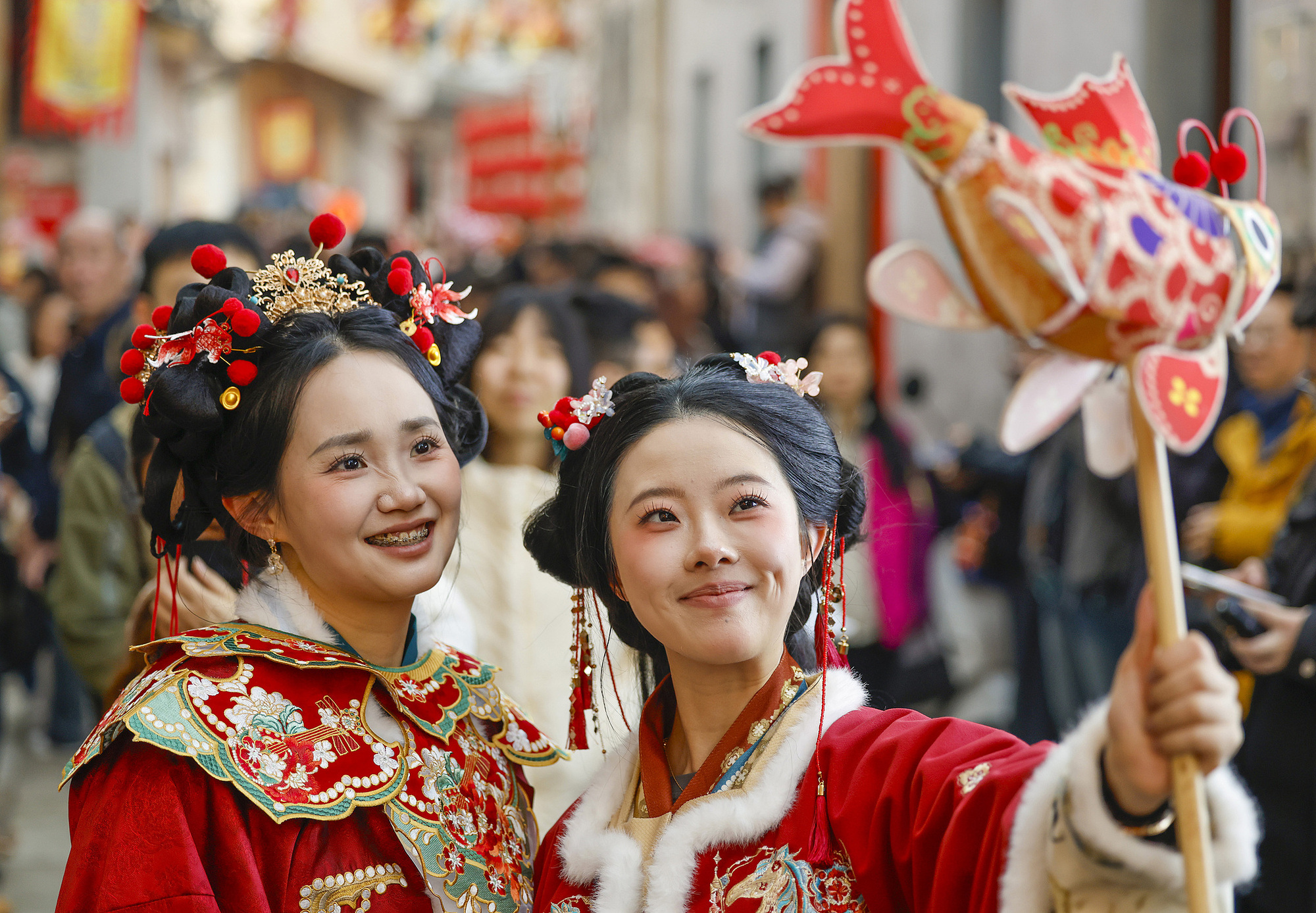 晶采观察丨四大新变化!解锁2026马年“新年味”