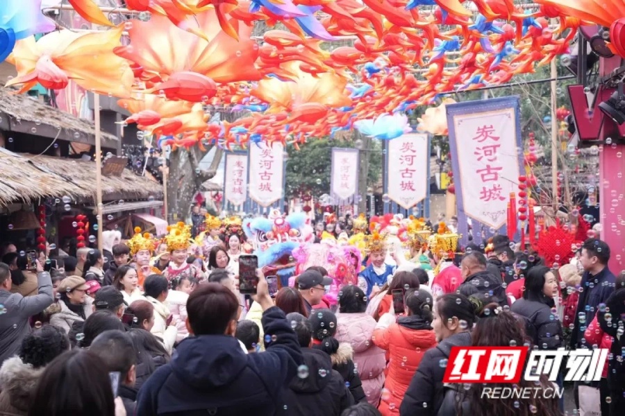 好评中国丨春节文旅“热辣滚烫”,燃动活力中国“新引擎”