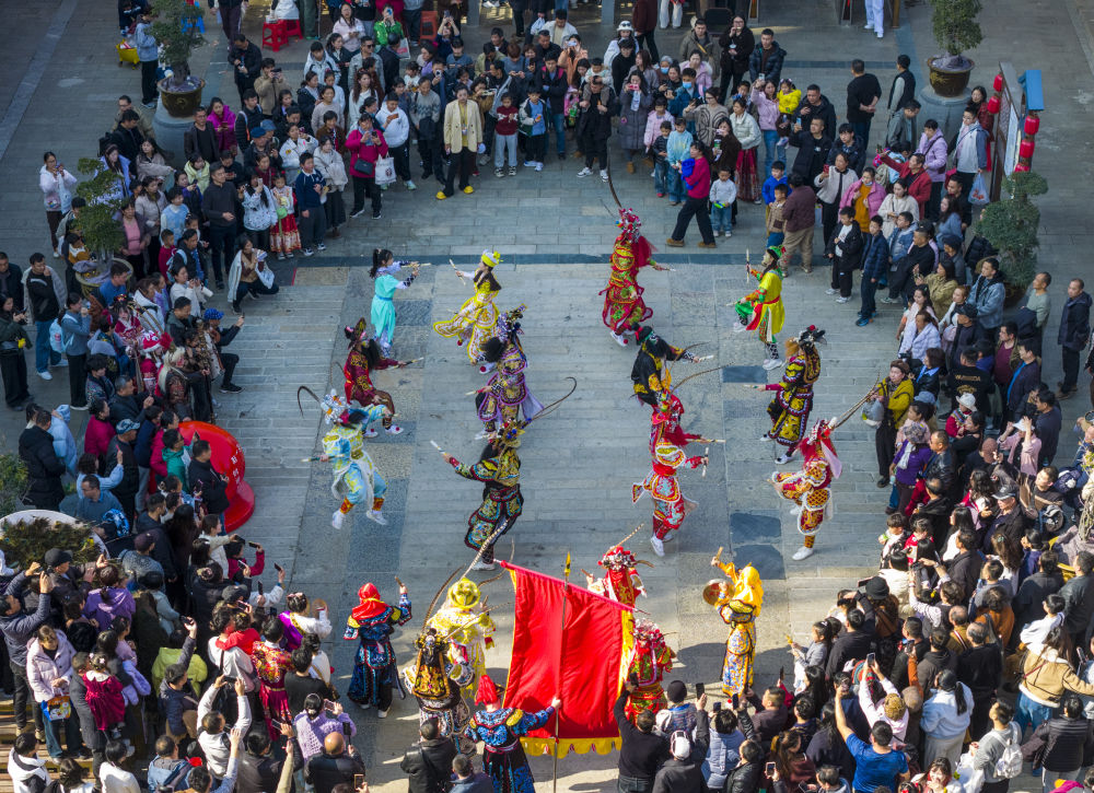 “马”不停蹄！春节假期游客人数和花费创历史新高