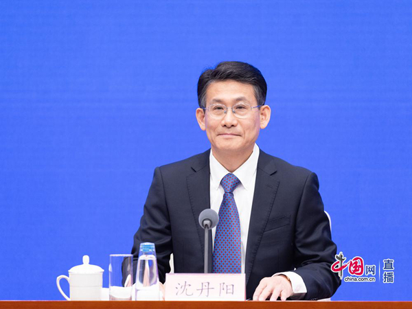 《政府工作报告》起草组:从 “不敢花” 到 “愿意花” 消费提振打出组合拳 《政府工作报告》起草组:从 “不敢花” 到 “愿意花” 消费提振打出组合拳