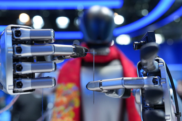 总书记激励干部群众奋力谱写服务业高质量发展新篇章