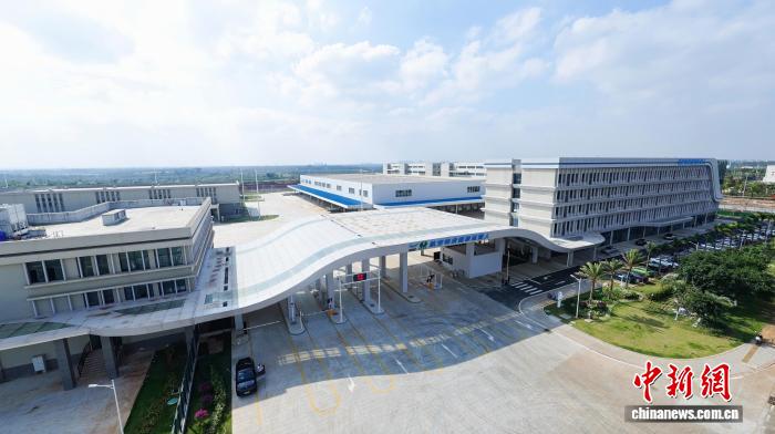 开局之年看中国·开放自贸港：从“机场流量”迈向“经济增量”