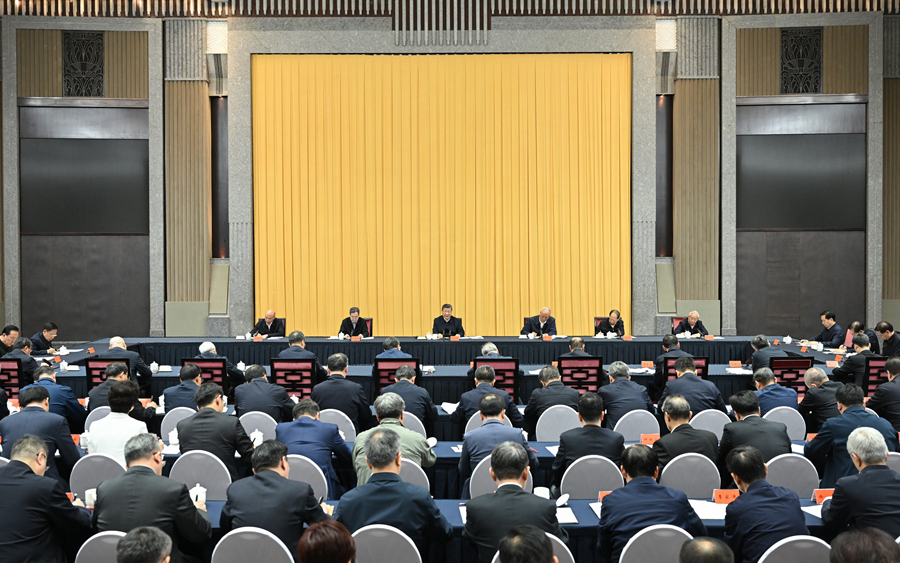 习近平在加强基础研究座谈会上强调 以更大力度更实举措加强基础研究 进一步打牢科技强国建设根基