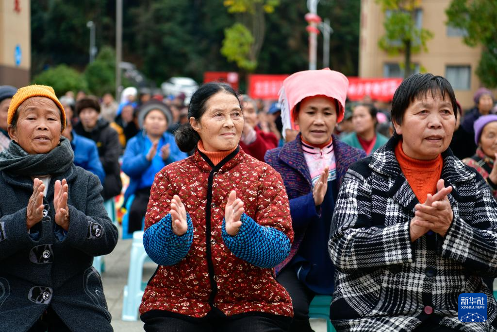 贵州龙里：易地扶贫搬迁群众喜分红