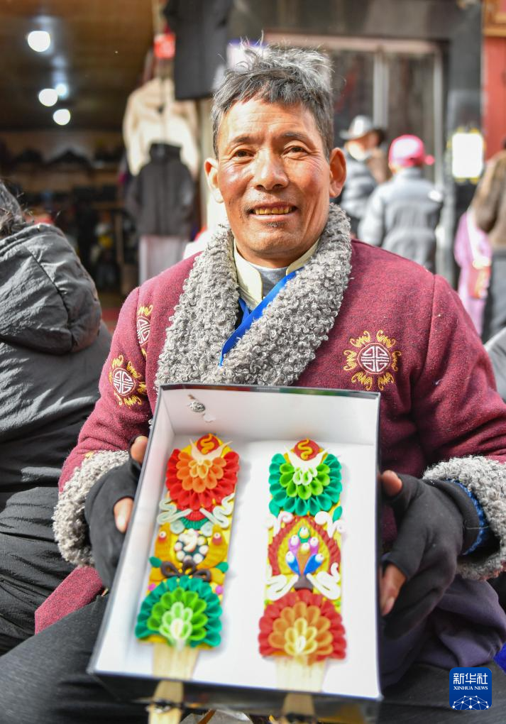 新春走基层｜拉萨：酥油花“绽放”迎新年