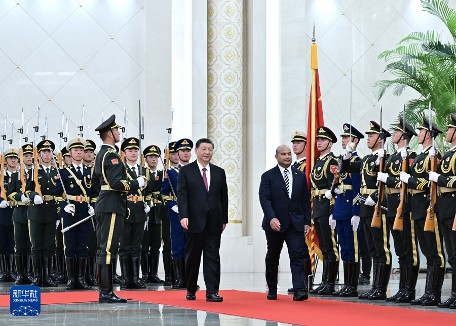 习近平同瑙鲁总统阿迪昂会谈