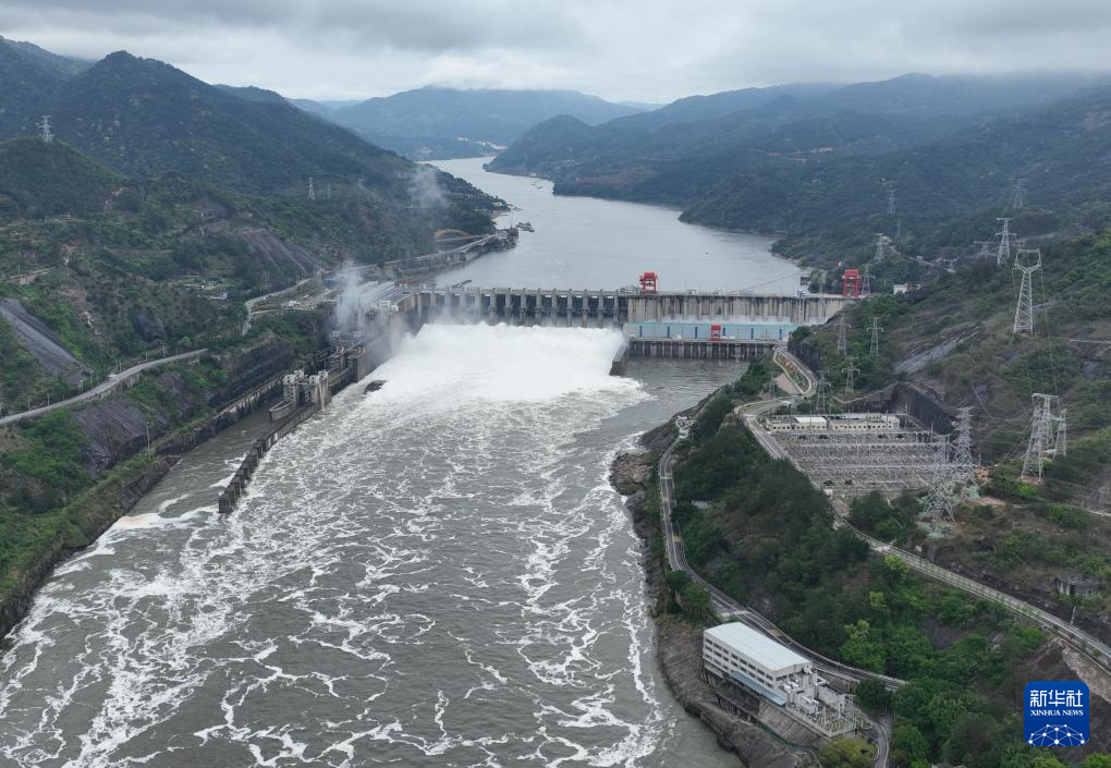 福建水口水电站开闸泄洪