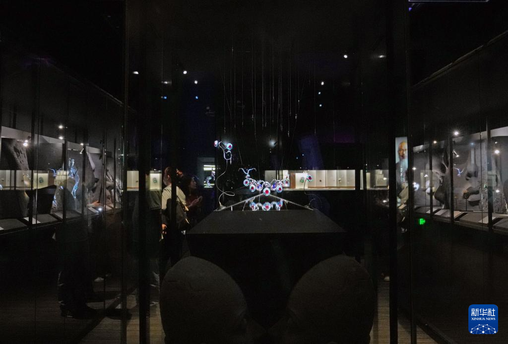 陈世英珠宝艺术展亮相上海博物馆