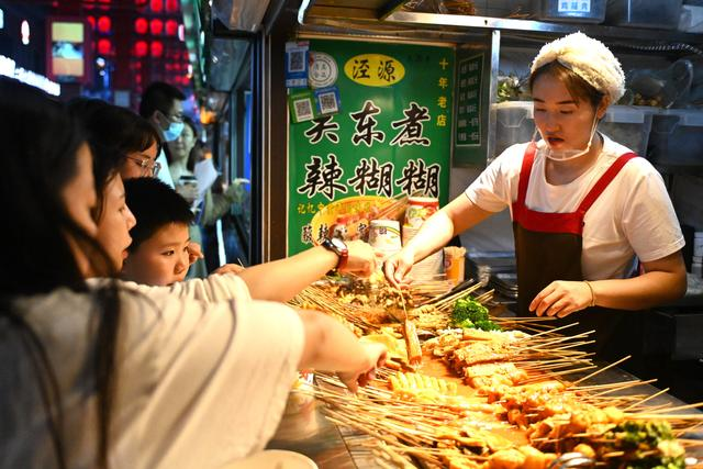 财经观察：尽享夏日好“食”光 餐饮消费活力足