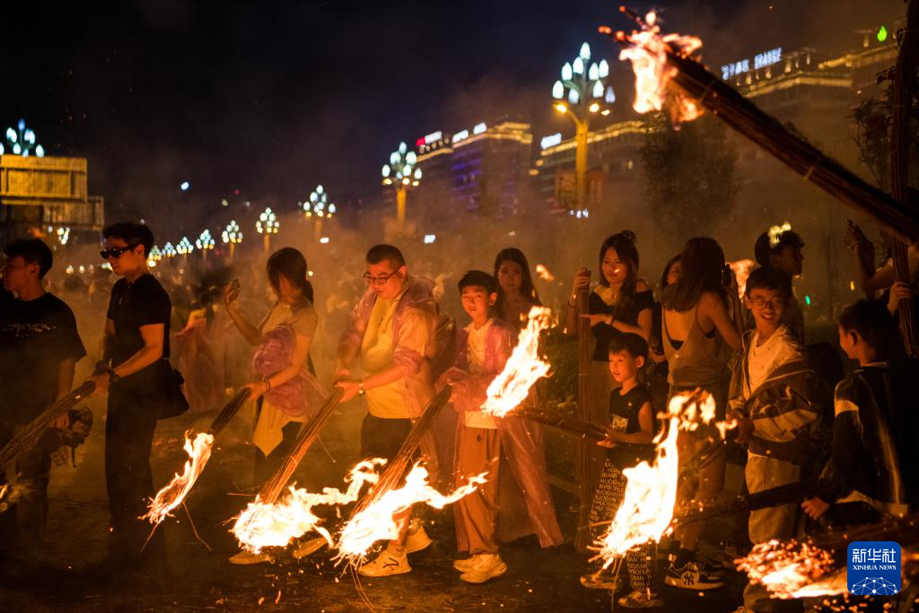 2024年凉山彝族火把节点燃夏日狂欢夜