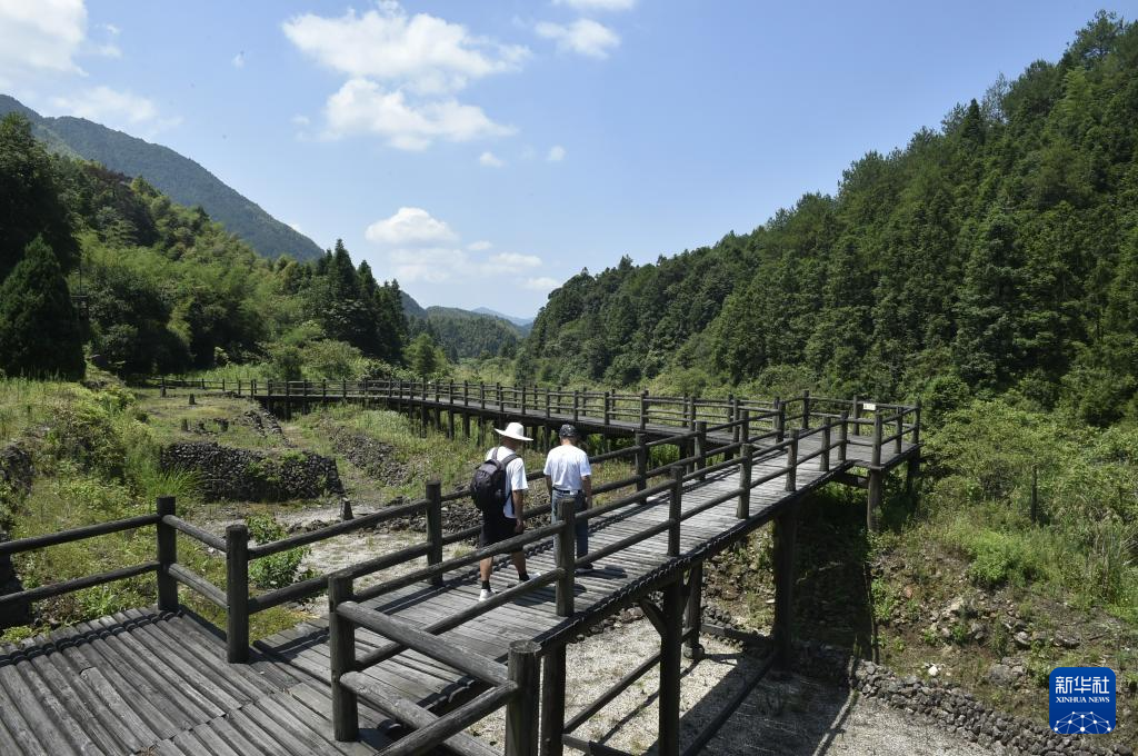 探访浙江龙泉 感受青瓷文化