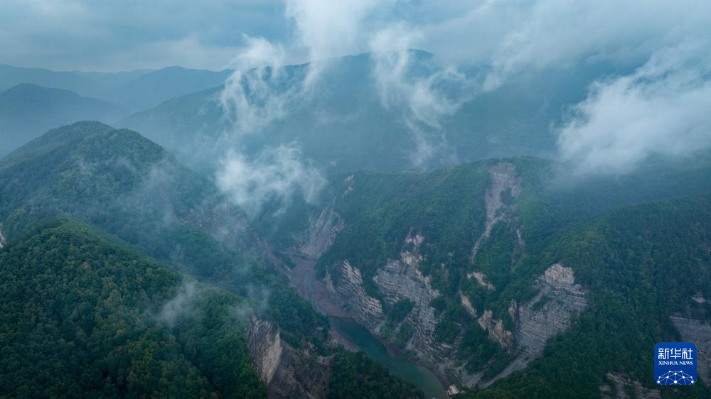 六盘烟雨