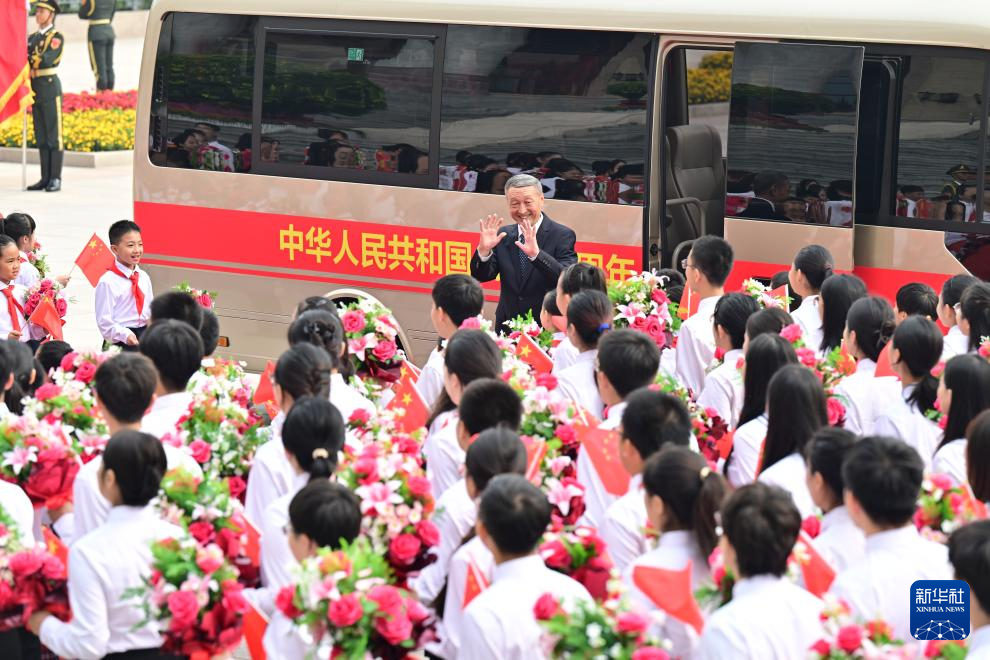 中华人民共和国国家勋章和国家荣誉称号颁授仪式在京隆重举行