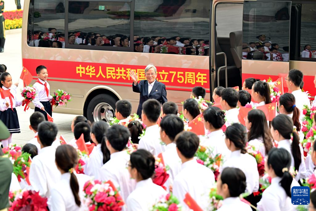 中华人民共和国国家勋章和国家荣誉称号颁授仪式在京隆重举行