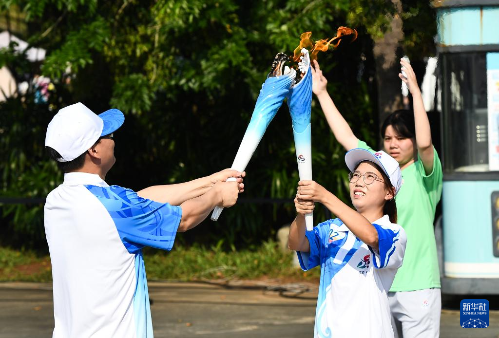 第十二届全国少数民族传统体育运动会启动火炬传递