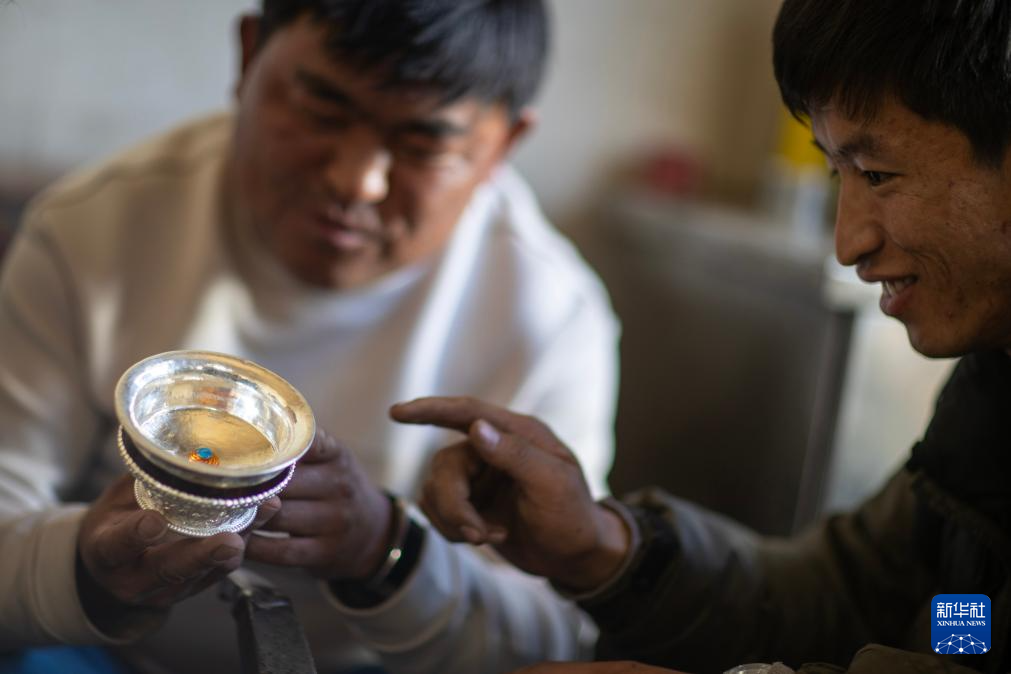 西藏日喀则:非遗手艺人的致富路