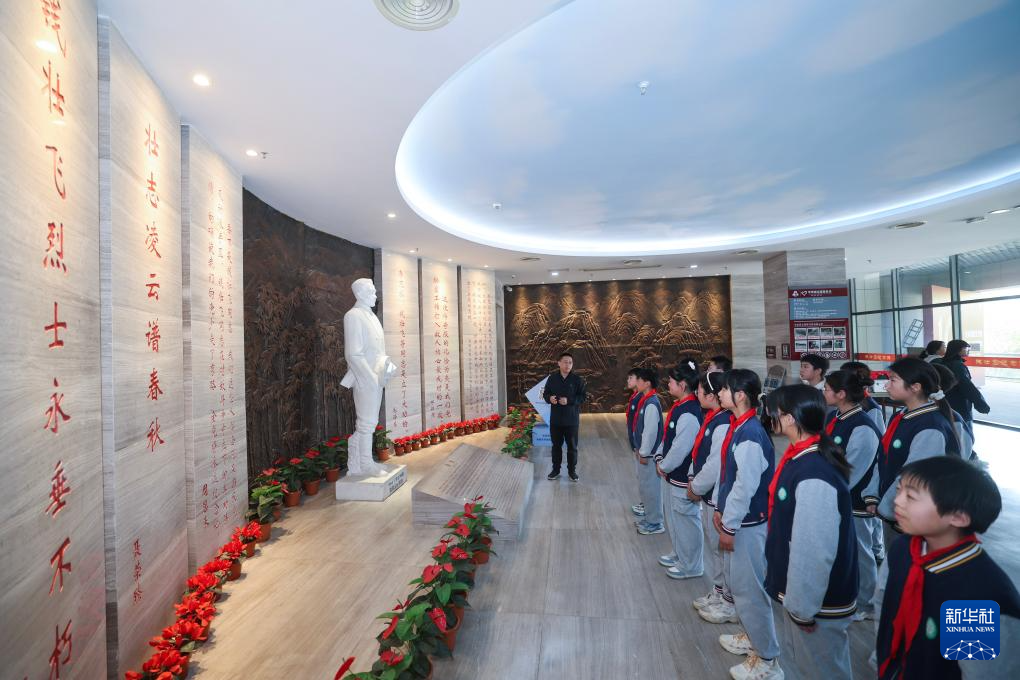 清明祭扫缅怀革命先烈