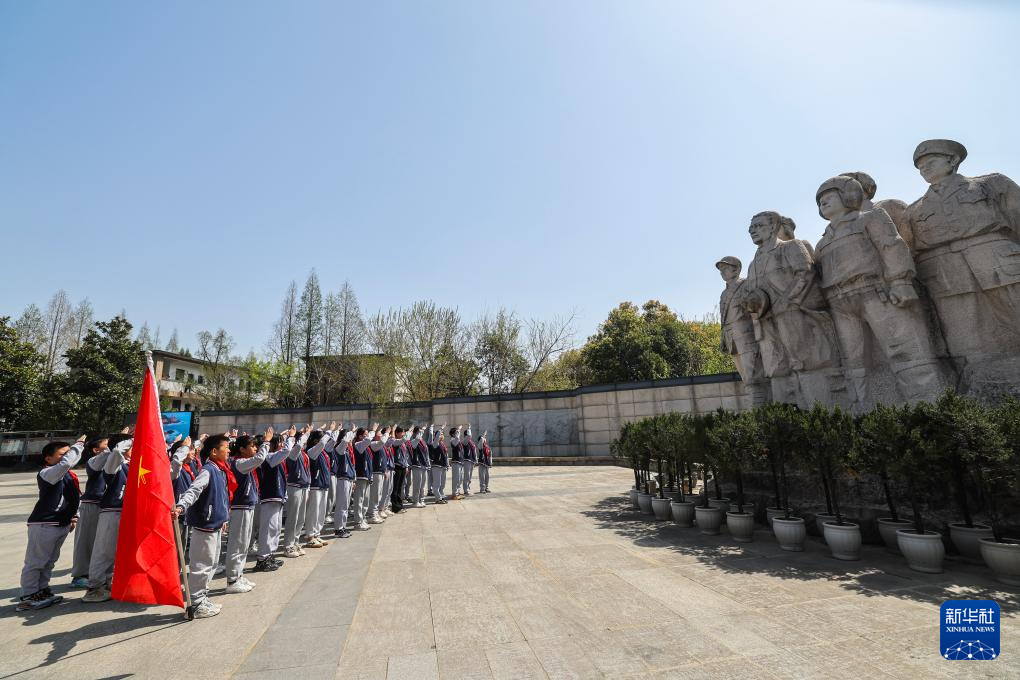 清明祭扫缅怀革命先烈