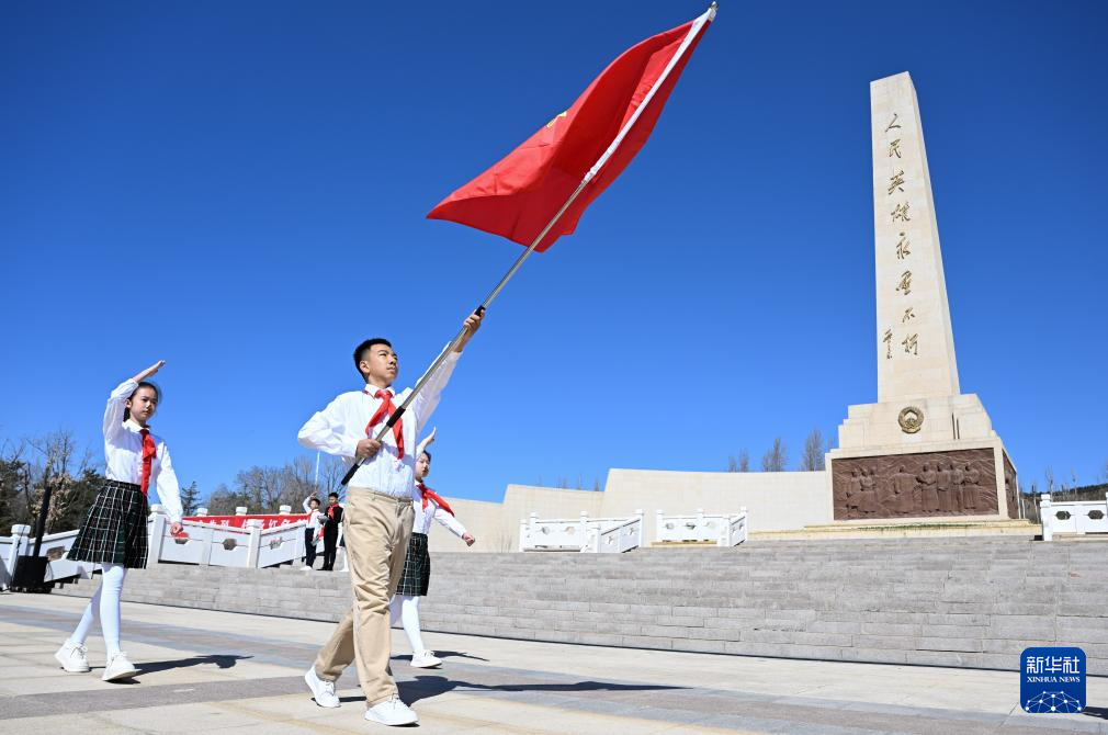 清明祭扫缅怀革命先烈