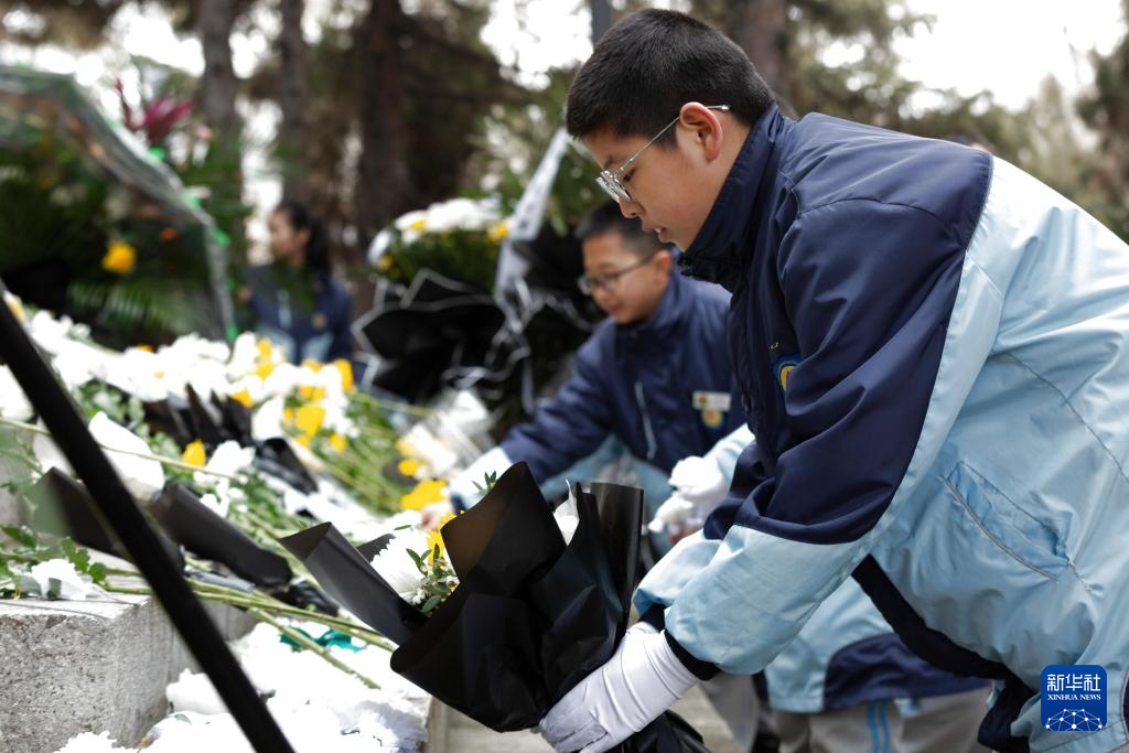 清明祭扫缅怀革命先烈