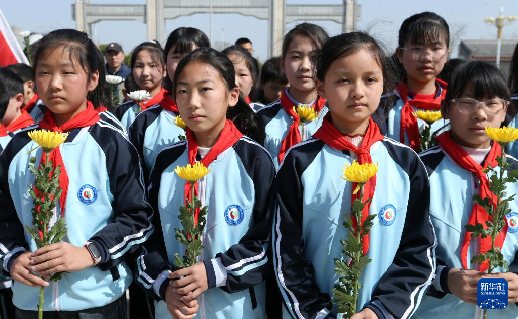 清明祭扫缅怀革命先烈