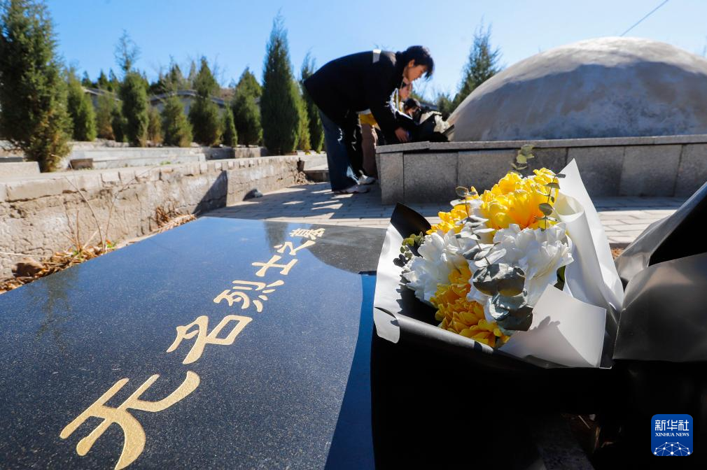 清明祭扫缅怀革命先烈