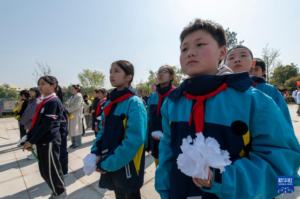 清明祭扫缅怀革命先烈