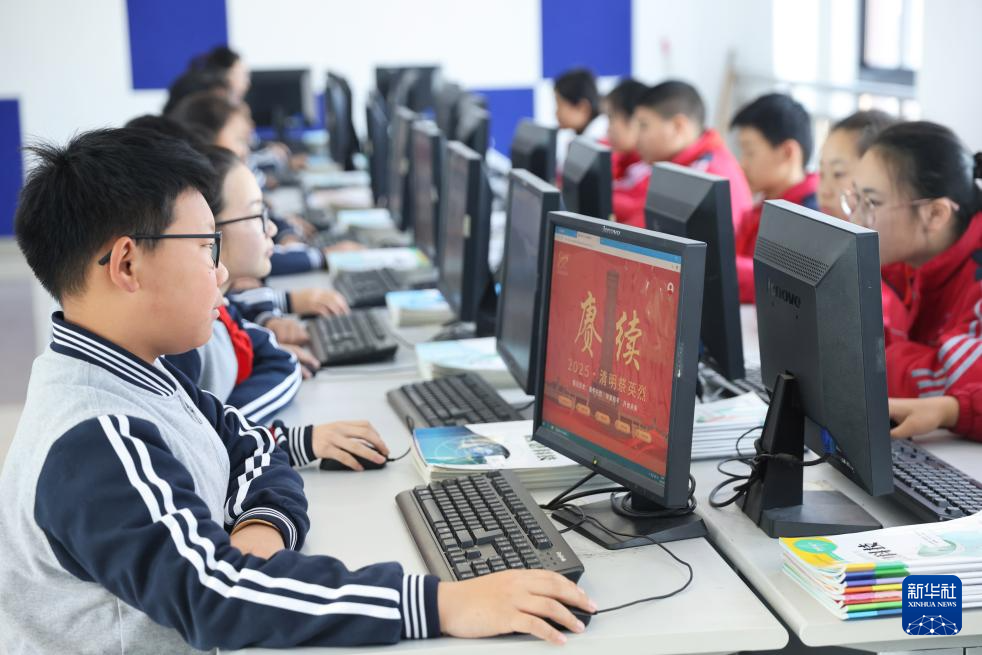 清明祭扫缅怀革命先烈