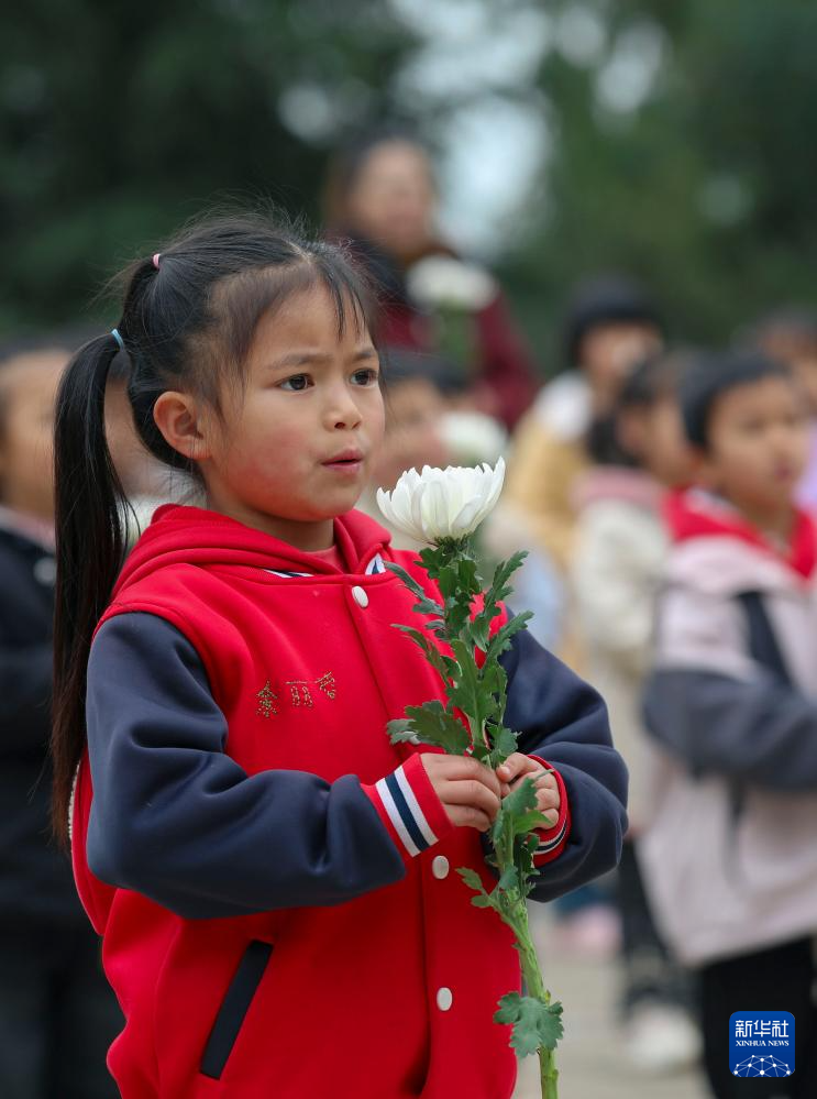 清明祭扫缅怀革命先烈