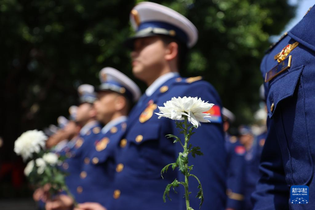 清明祭扫缅怀革命先烈