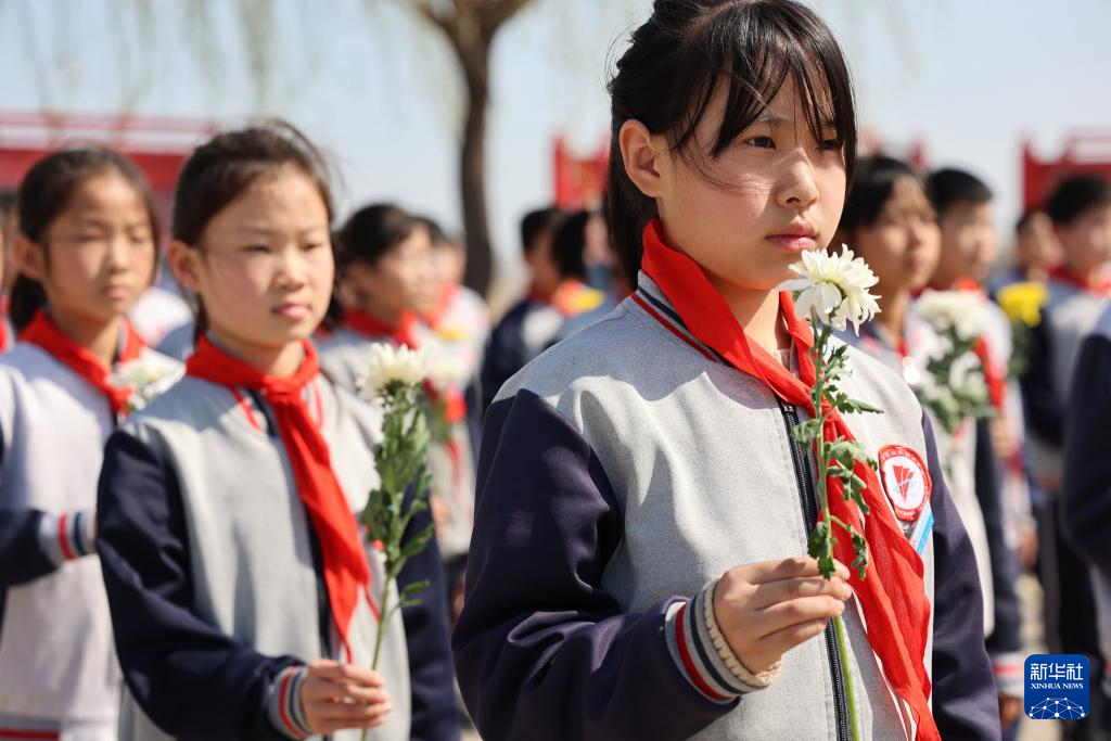 清明祭扫缅怀革命先烈
